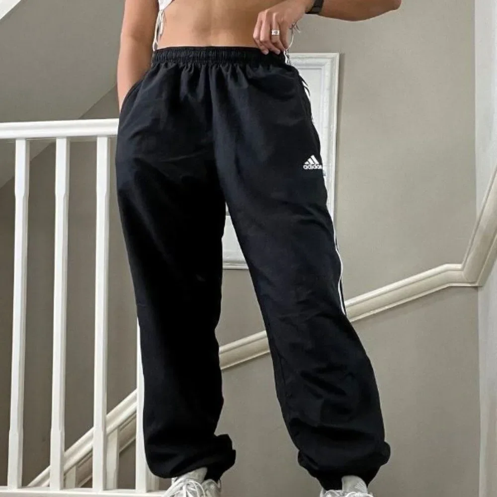 Adidas Baggy Fit Cuffed Leg Tracksuit Windpants unisex Black with white stripes